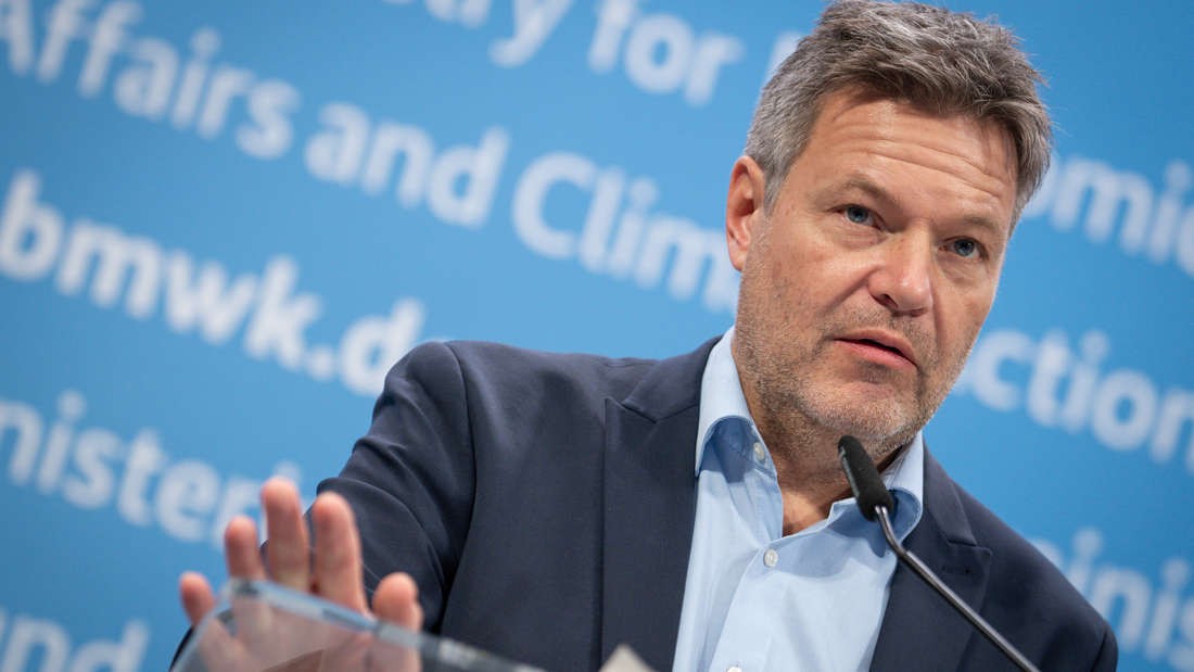 Habeck-33186591-pressestatement-buerokratieabbau-robert-habeck-bundeswirtschaftsministerium-deutschland-3F25FWGi7kfe