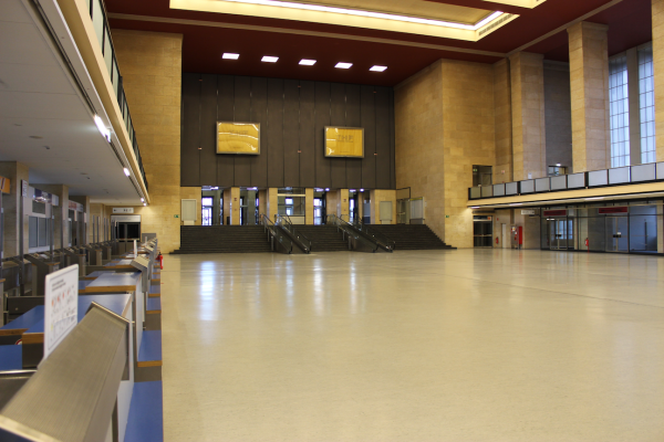 mister_flughafen-tempelhof_12-2025-eingangshalle-03AFE8BCA1-5083-74BF-F41D-3C3ABFAA1B80.png