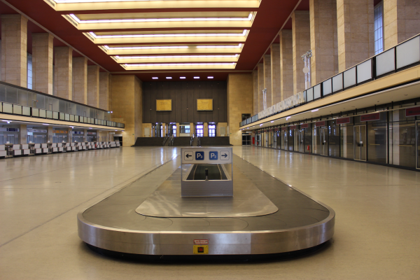 mister_flughafen-tempelhof_12-2025-eingangshalle-0745647B1C-5690-95D2-7228-86C4ADA9BAB2.png