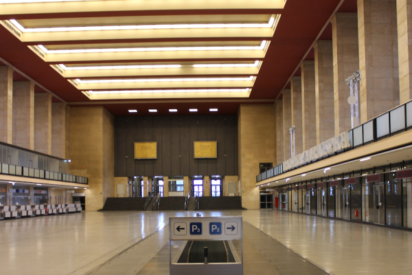 mister_flughafen-tempelhof_12-2025-eingangshalle-08E9EE687D-2001-C8B3-601C-61A573BD782A.png