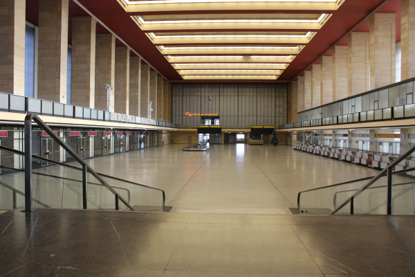 mister_flughafen-tempelhof_12-2025-eingangshalle-117794D868-5D45-0AF0-1D2E-35A299F04054.png
