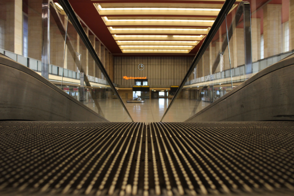 mister_flughafen-tempelhof_12-2025-eingangshalle-1253212882-30B6-F683-5019-16756CB17C5D.png