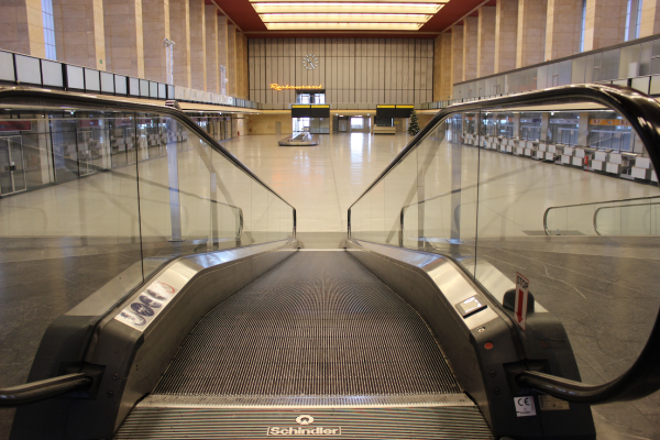 mister_flughafen-tempelhof_12-2025-eingangshalle01EB8BD819-E692-0FDB-7BFE-AEC5950A8FFD.png