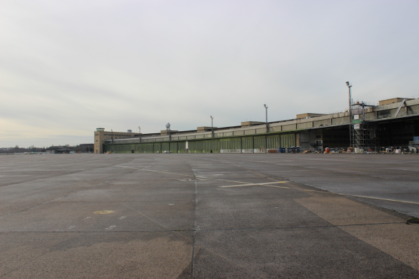mister_flughafen-tempelhof_12-2025-flugfeld-4737FE0EC-E8D7-B690-1A50-43884C55C0E8.png